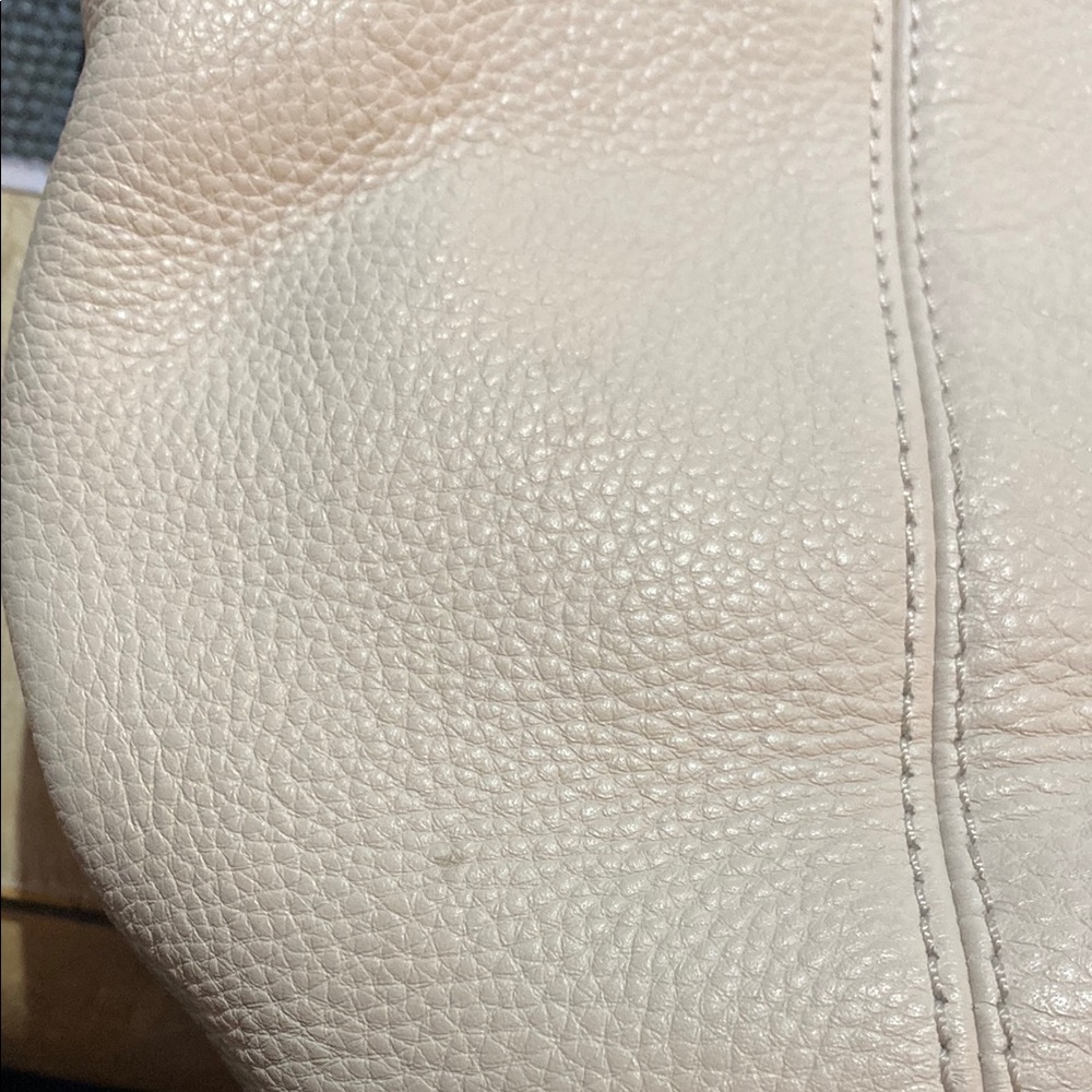 MICHAEL Michael Kors Large Vanilla Jet Set Tote - Picture 11 of 11